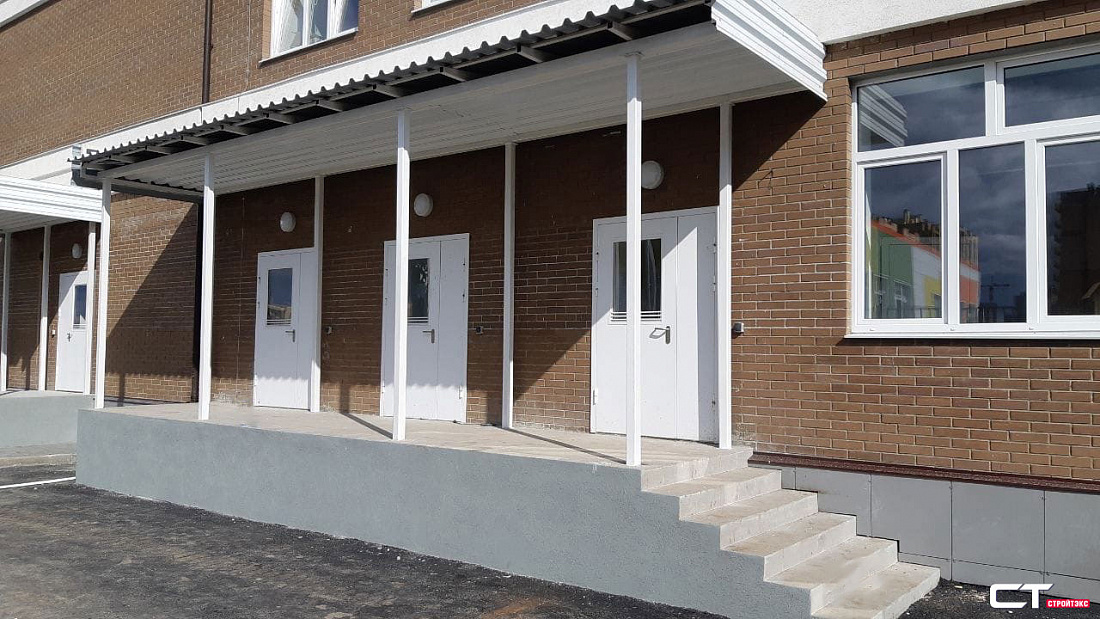 ДПМ-2 EIS60 300х600мм Антипаника с фрамугой и накладкой из нержавеющей стали